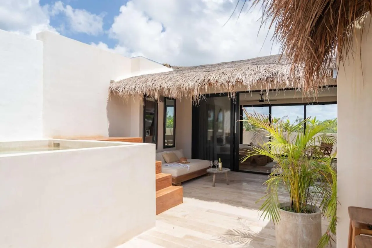 Itza Maya Beach Club Access 툴룸